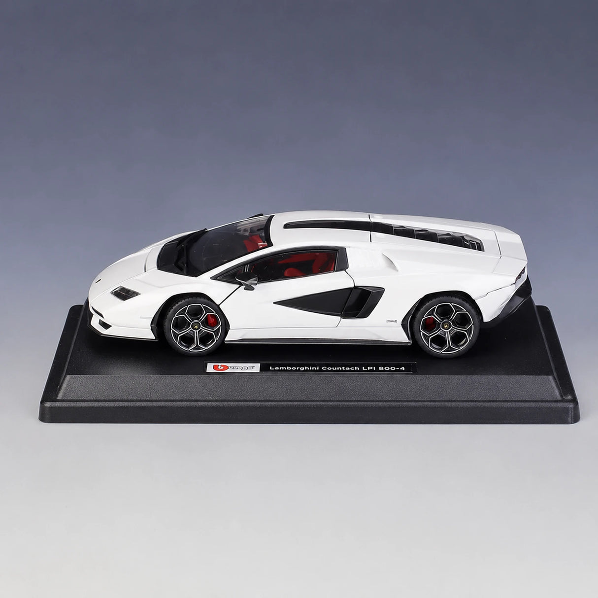 Bburago Lamborghini 2022 Countach LPI800-4 White 1:24 – Diecast Display Model Die-Cast