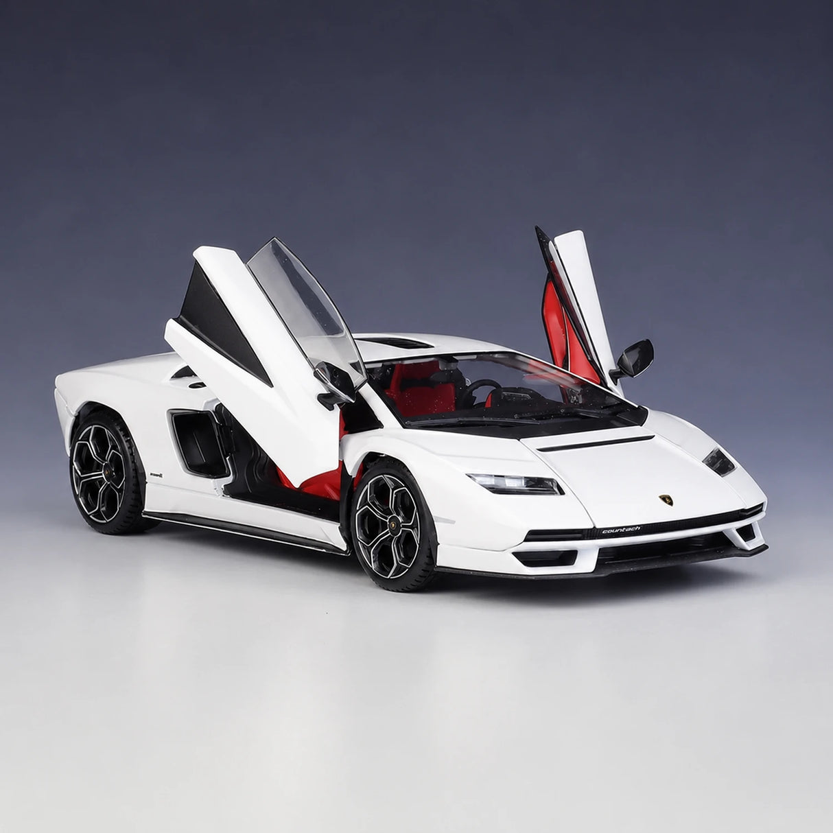 Bburago Lamborghini 2022 Countach LPI800-4 White 1:24 – Diecast Display Model Die-Cast