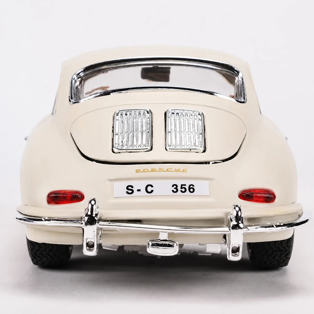 Bburago Porsche 1961 356B Coupe White 1:24 – model z odlewem odlewanym