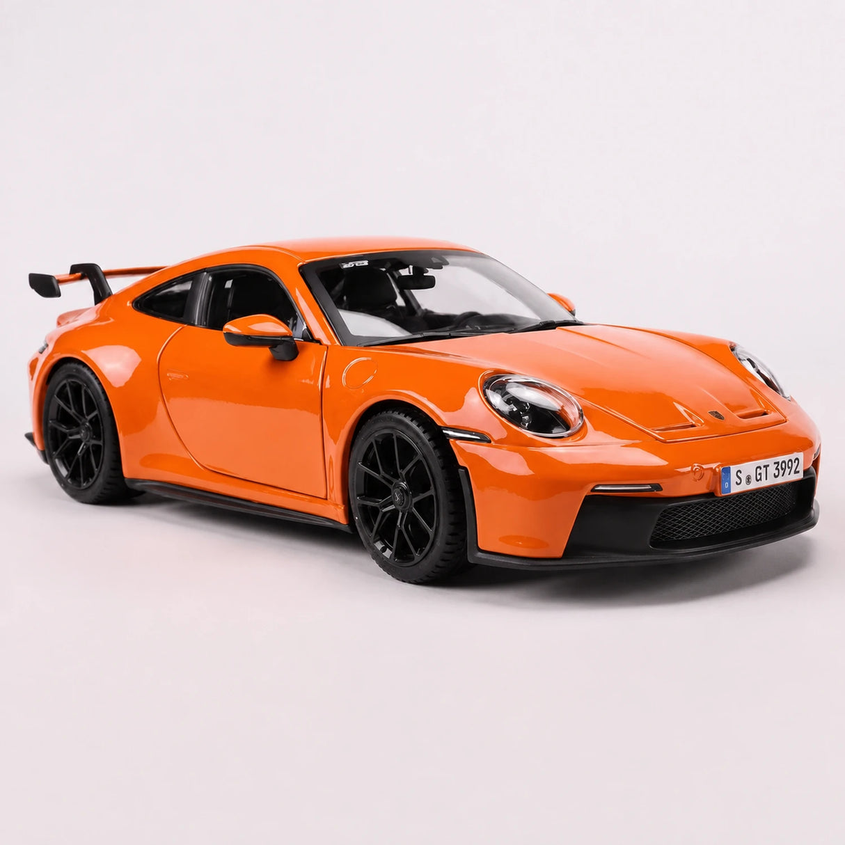 Bburago Porsche 2021 911 GT3 Orange 1:24 – model z odlewem odlewanym