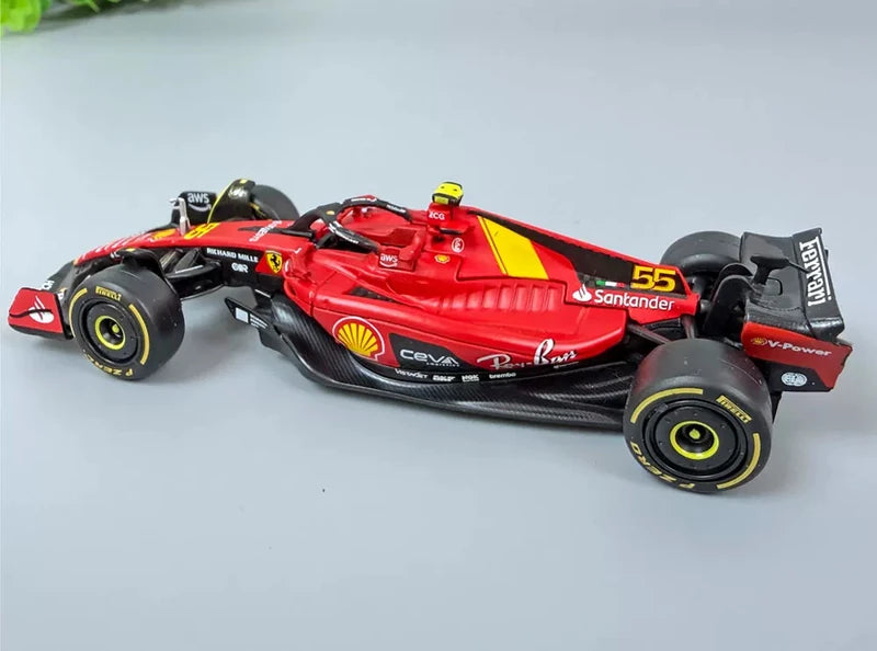 ブブラゴ Ferrari 2023 SF-23 #55 カルロス・サインツ F1 1:43 ダイキャスト展示モデル - ビュー3