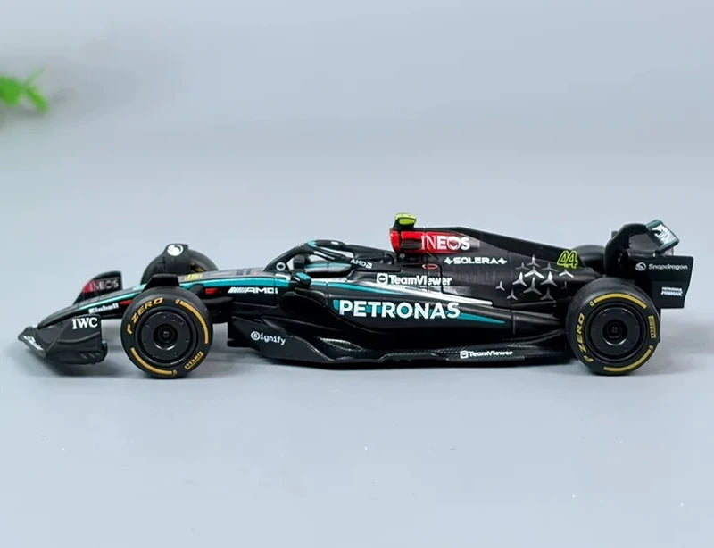 1:43 Mercedes-AMG 2024 W15 E Performance #44 Lewis Hamilton F1 model car by Bburago - view 3