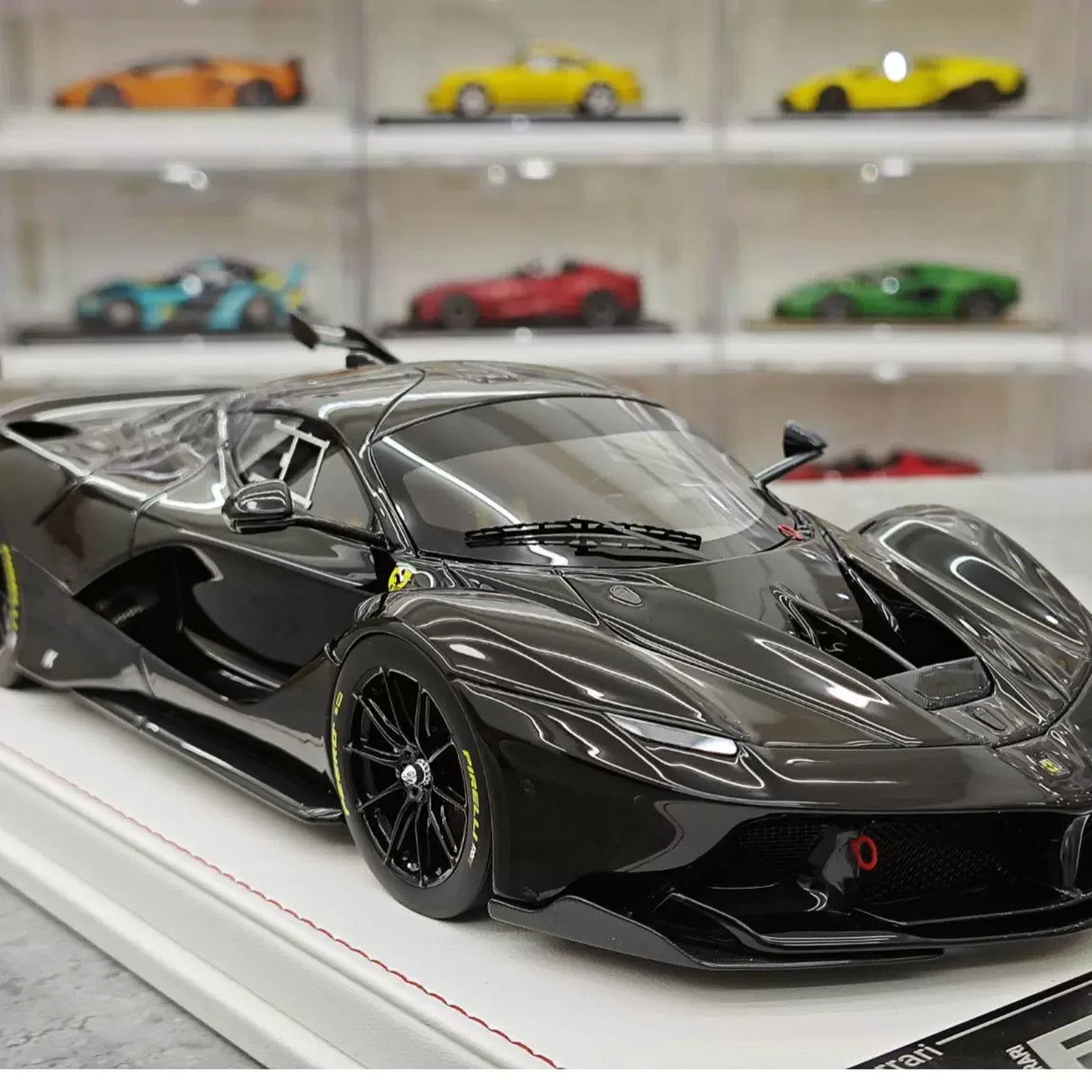 CE Ferrari 2018 FXX K Evo Modified Black 1:18 – Resina modello in resina collezionabile
