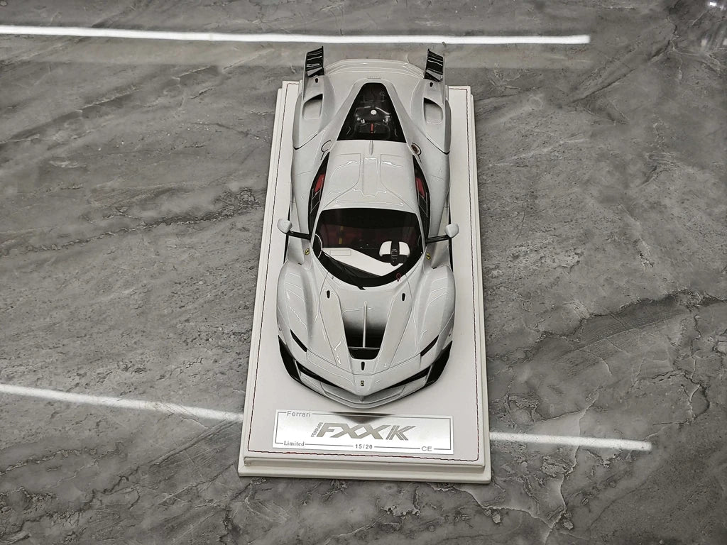 CE Ferrari 2018 FXX K Evo Modified Silver 1:18 – Resina modello in resina collezionabile