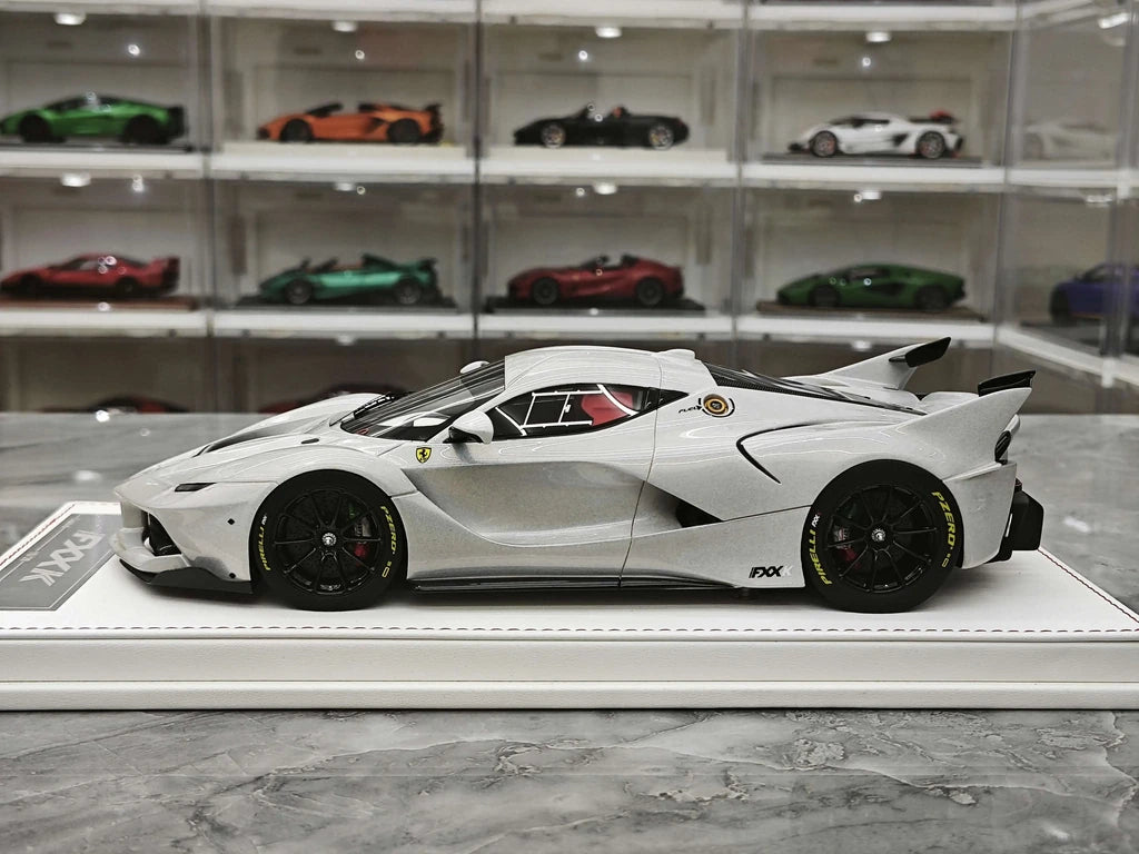 CE Ferrari 2018 FXX K Evo Modified Silver 1:18 – Resina modello in resina collezionabile