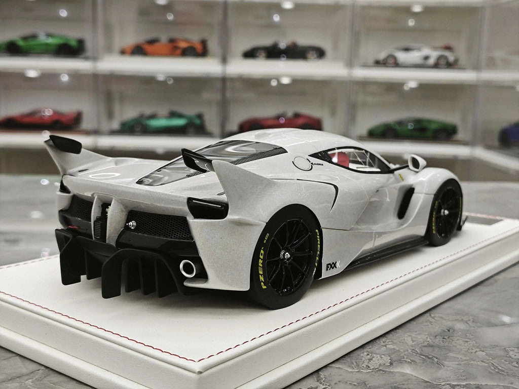 CE Ferrari 2018 FXX K Evo Modified Silver 1:18 – Resina modello in resina collezionabile