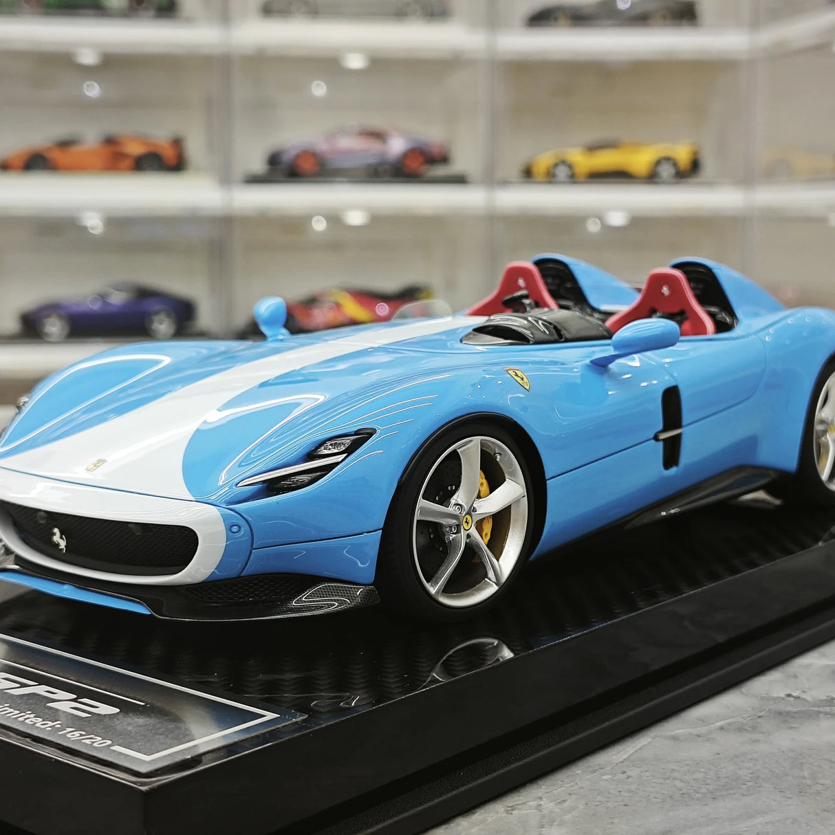 CE Ferrari 2018 Monza SP2 California Blue 1:18 – Samlarresinmodellresin