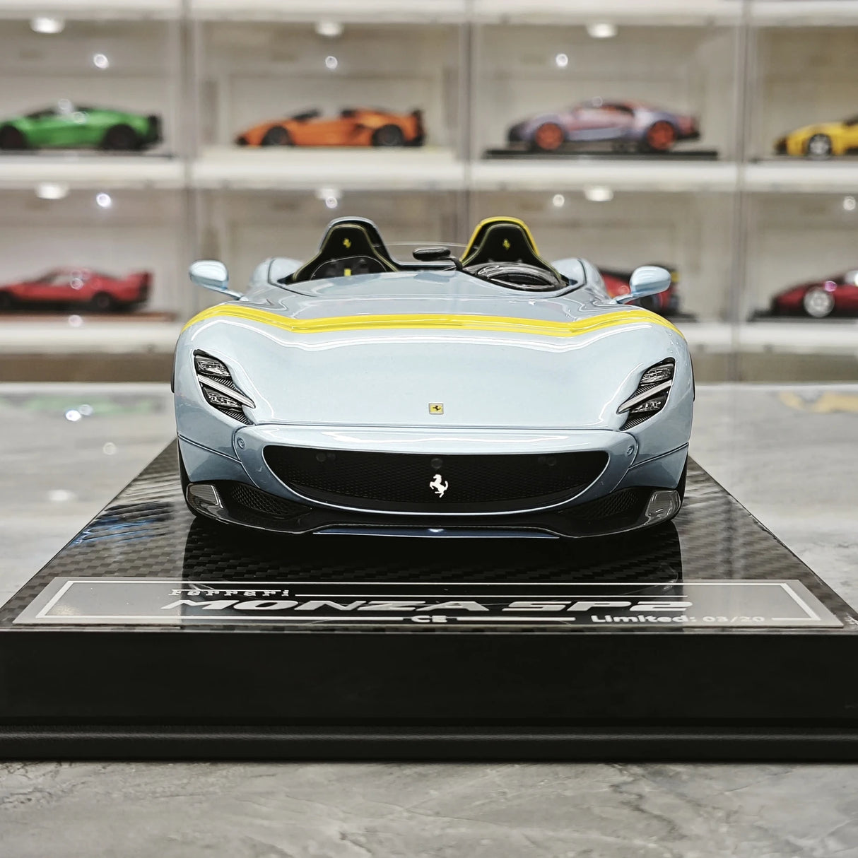 CE Ferrari 2018 Monza SP2 Ice Blue 1:18 – Samlarobjekt resinmodellresin