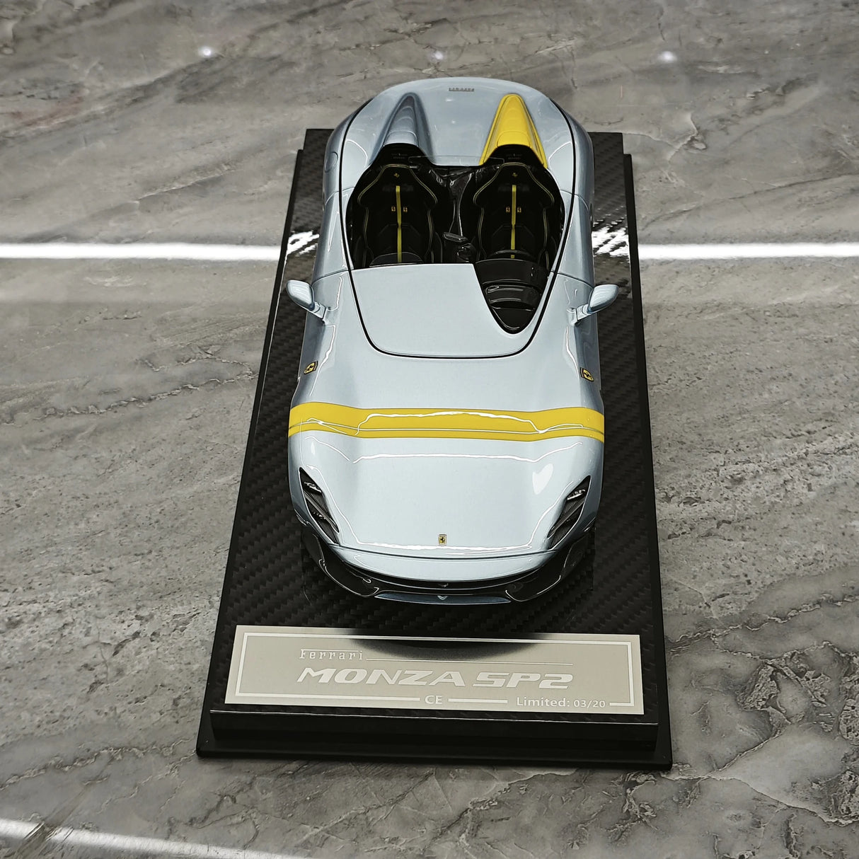 CE Ferrari 2018 Monza SP2 Ice Blue 1:18 – Samlarobjekt resinmodellresin