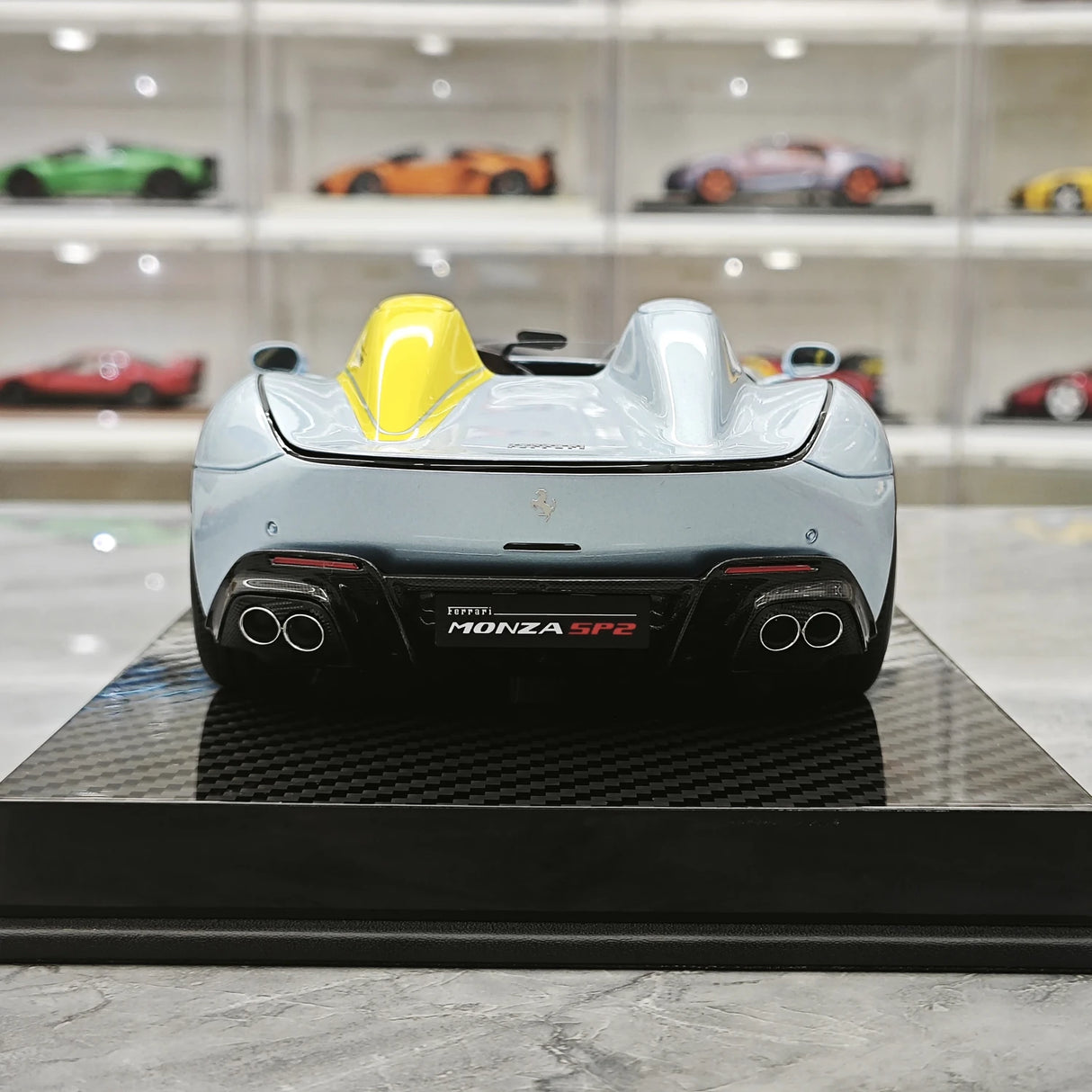 CE Ferrari 2018 Monza SP2 Ice Blue 1:18 – Samlarobjekt resinmodellresin