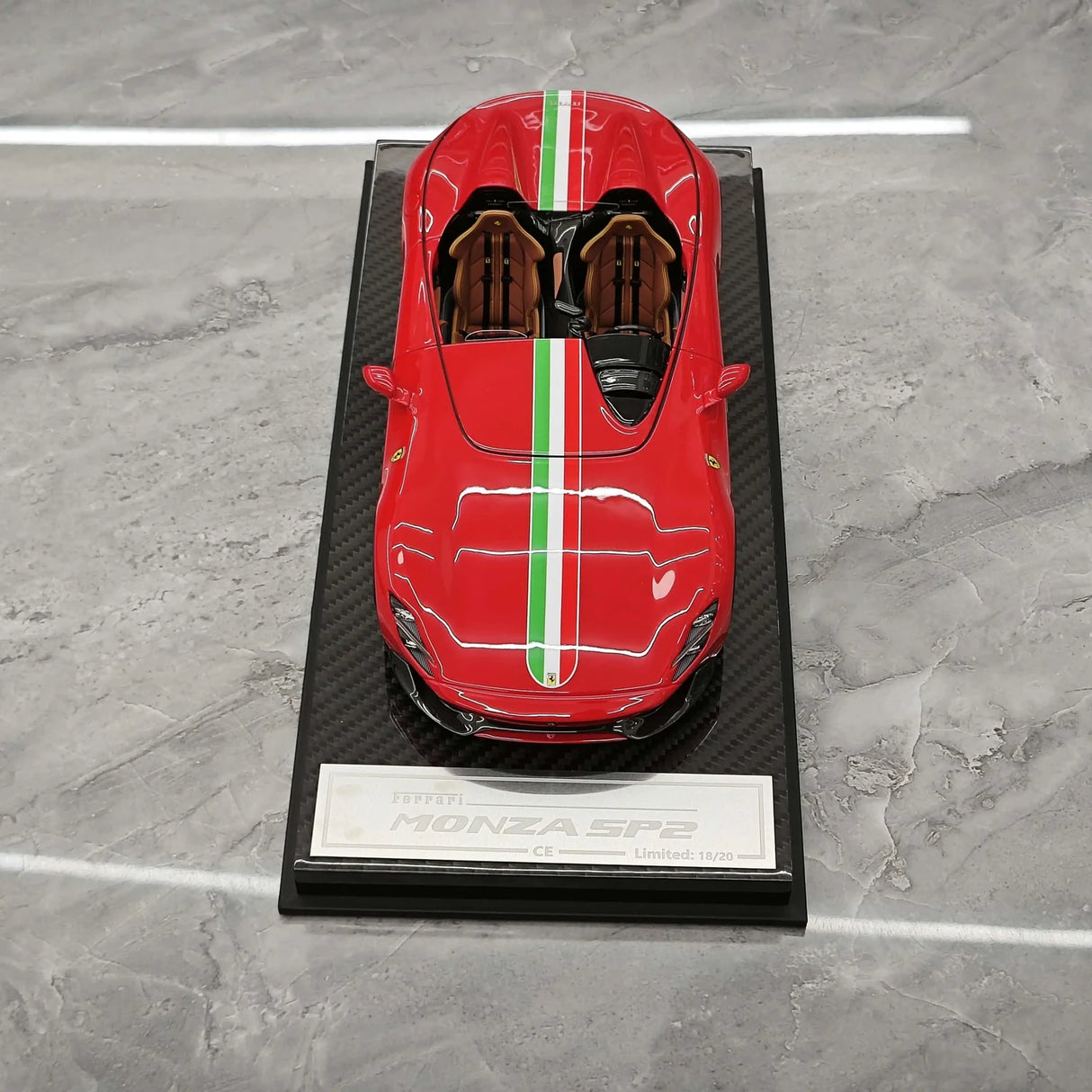 CE Ferrari 2018 مونزا SP2 الإيطالي الأحمر 1:18 – نموذج راتنج قابل للجمع