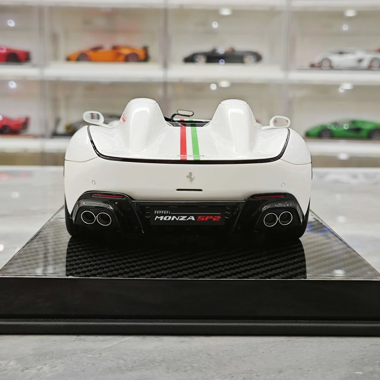 CE Ferrari 2018 Monza SP2 italiensk vit 1:18 – samlarobjekt resinmodellresin
