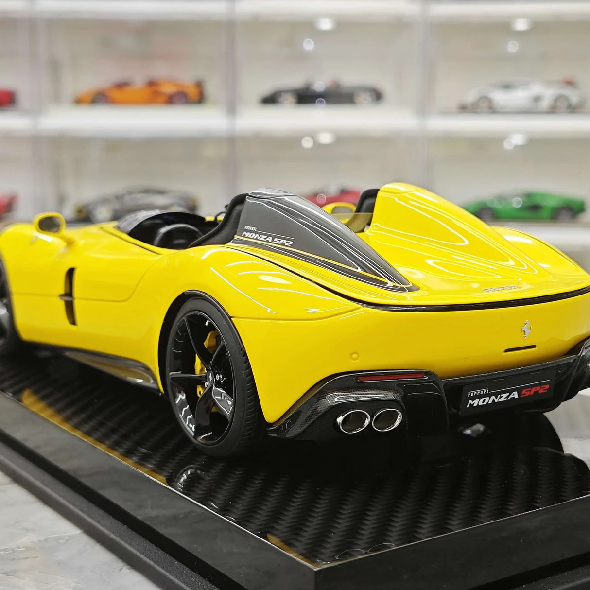 CE Ferrari 2018 Monza SP2 Yellow 1:18 – samlarobjekt resinmodellresin