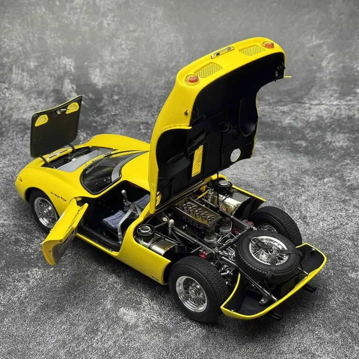 Ferrari 1965 250 LM #26 Gelb 1:18 2nd 24h Le Mans Druckguss-Sammlermodell von CMC - Ansicht 6