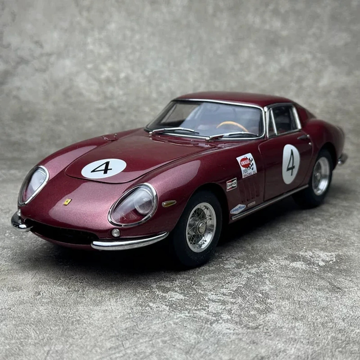Ferrari 1966 275 GTB-C #4 Burgundy 1:18 Nassau Tourist Trophy Druckguss-Sammlermodell von CMC - Ansicht 2