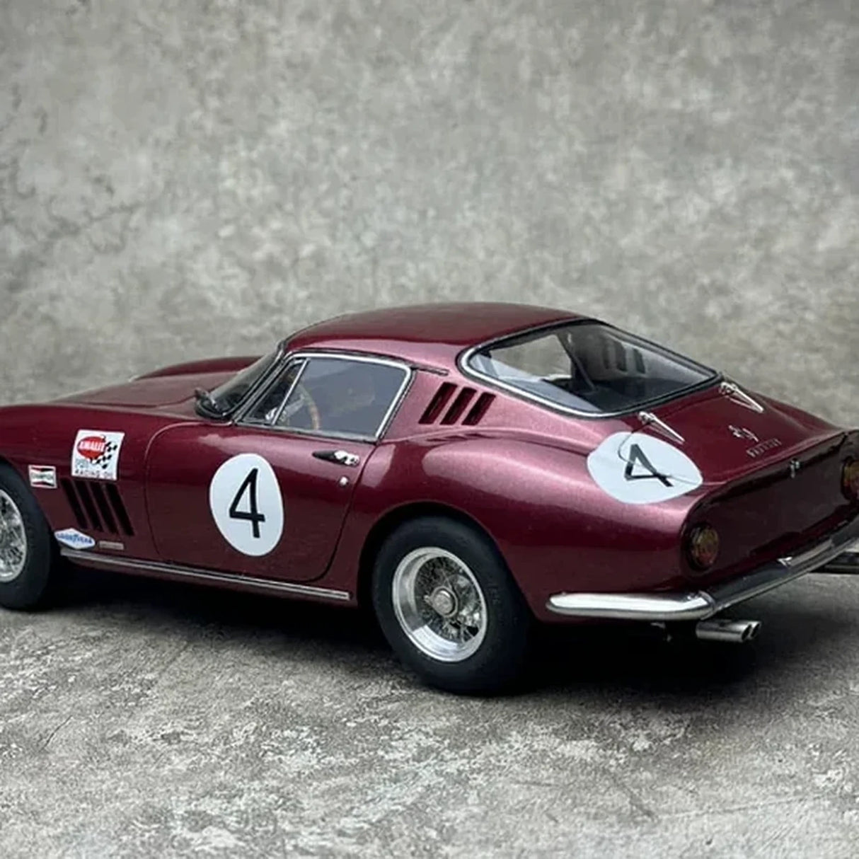 Ferrari 1966 275 GTB-C #4 Burgundy 1:18 Nassau Tourist Trophy Sammelmodell aus Druckguss von CMC – siehe 4