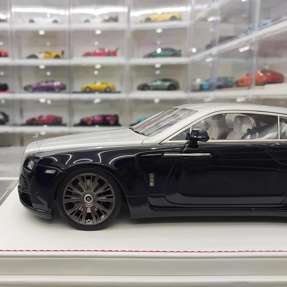 Davis & Giovanni Rolls-Royce 2013 Wraith Novitec Spofec Blue and Silver 1:18 – Collectible Resin Model Resin