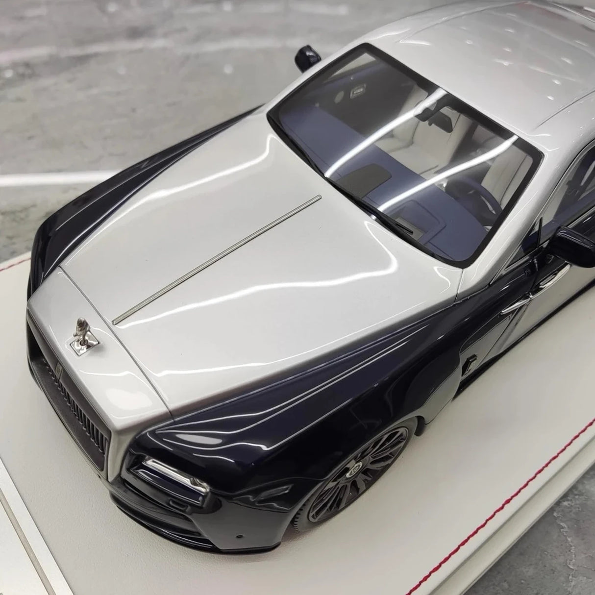 Davis & Giovanni Rolls-Royce 2013 Wraith Novitec Spofec Blue and Silver 1:18 – Collectible Resin Model Resin