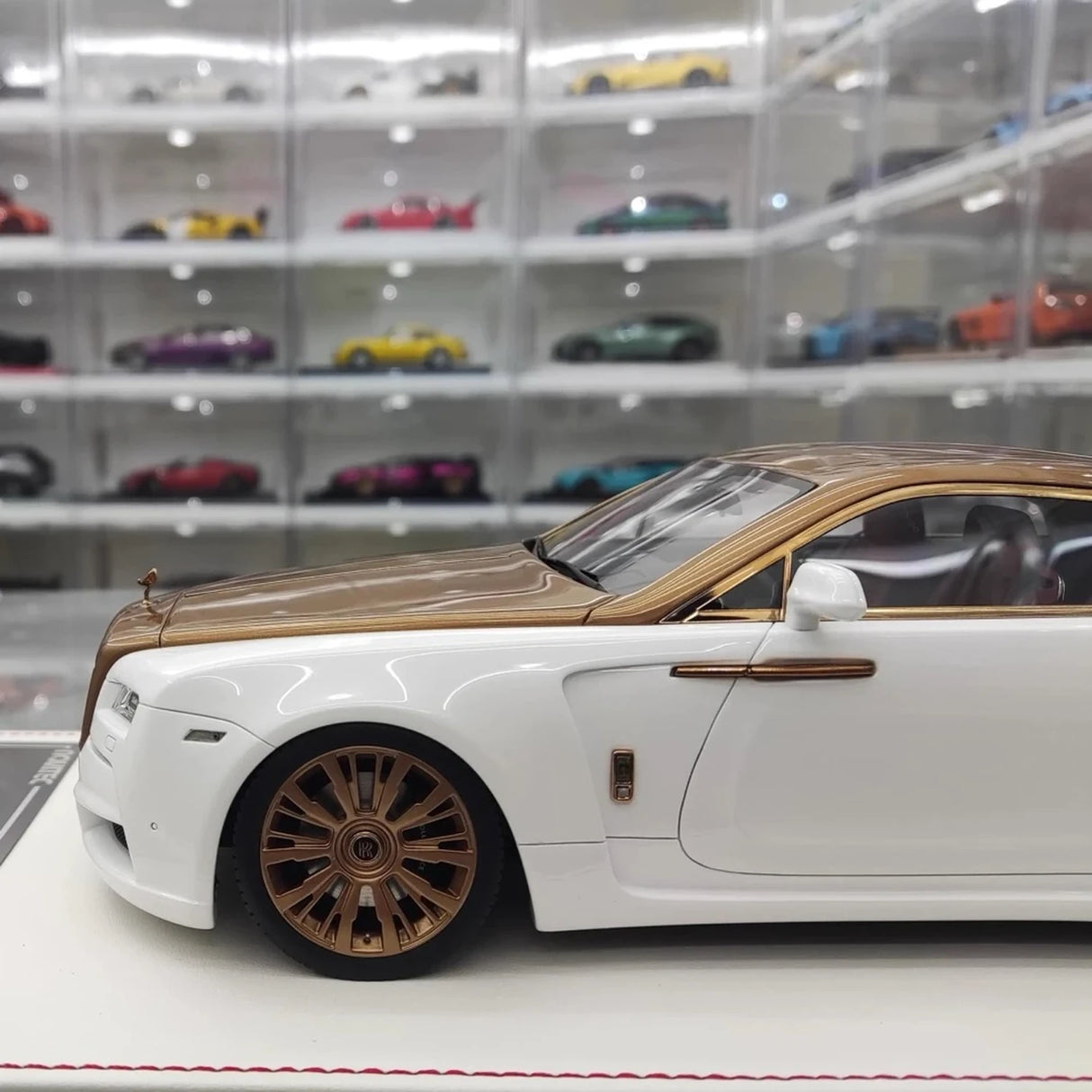 Davis & Giovanni Rolls-Royce 2013 Wraith Novitec Spofec White and Gold 1:18 – keräilyhartsimallihartsi