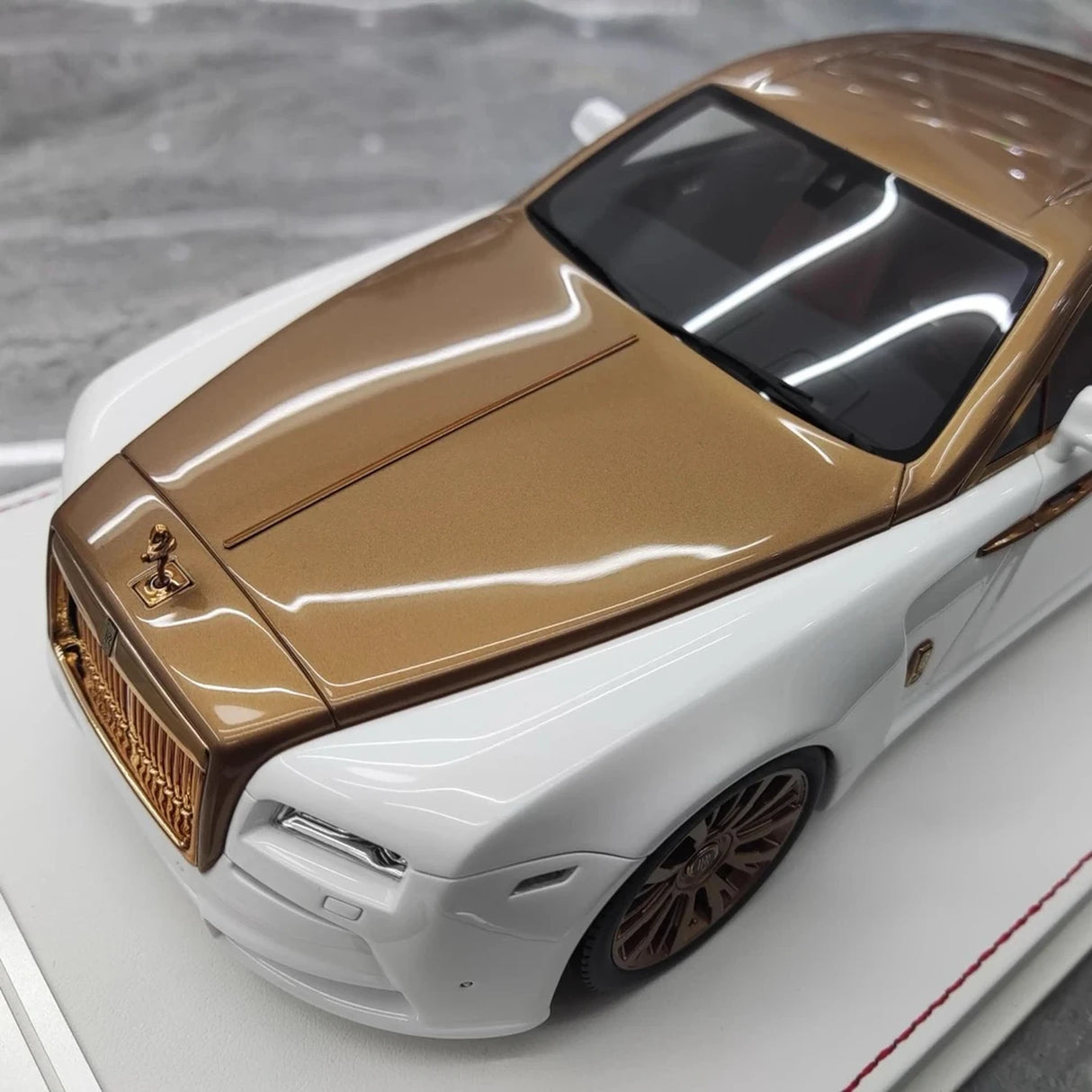 Davis & Giovanni Rolls-Royce 2013 Wraith Novitec Spofec White and Gold 1:18 – keräilyhartsimallihartsi