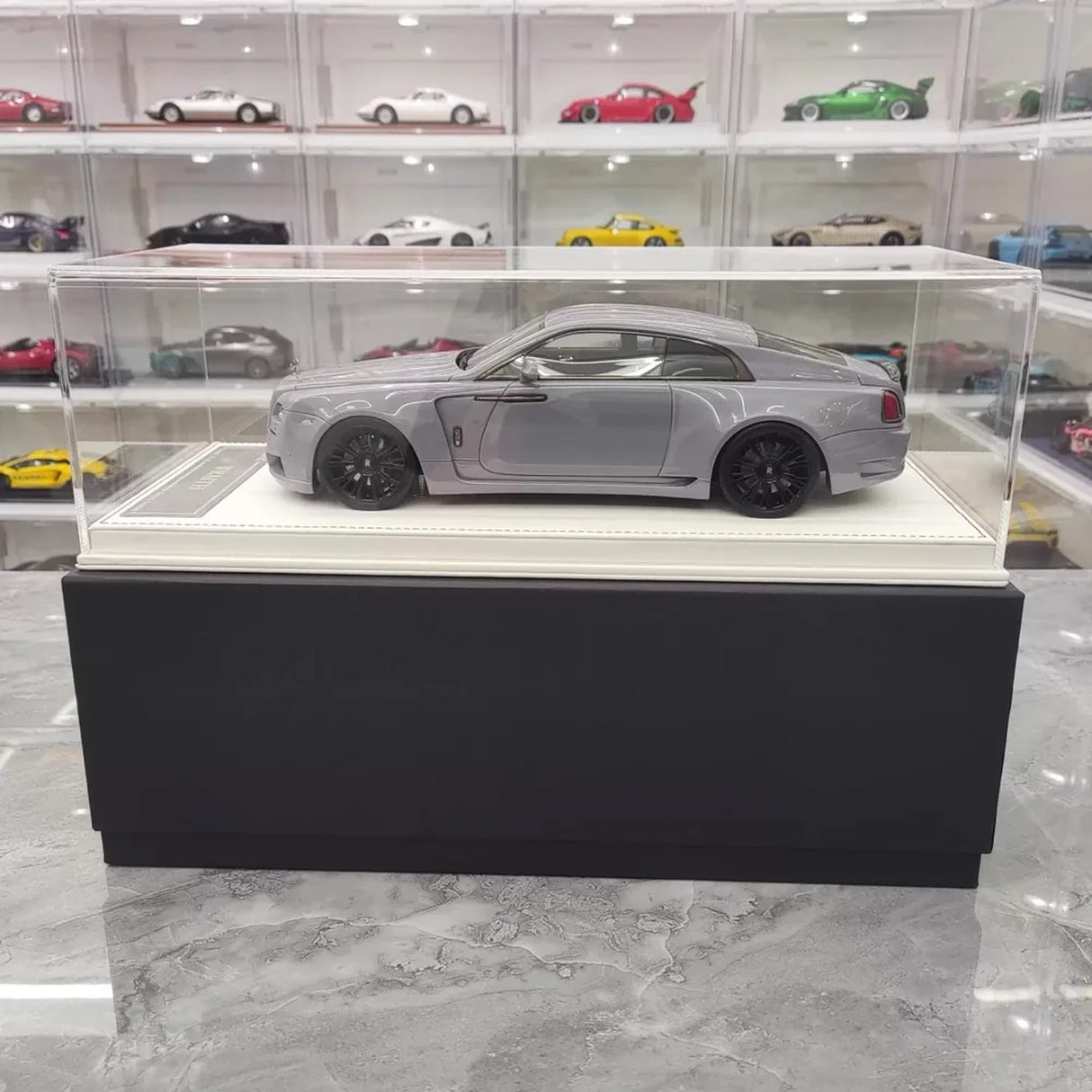 Davis & Giovanni Rolls-Royce 2013 Wraith Novitec szary model samochodu 1:18 – Collectible żywica Model żywica