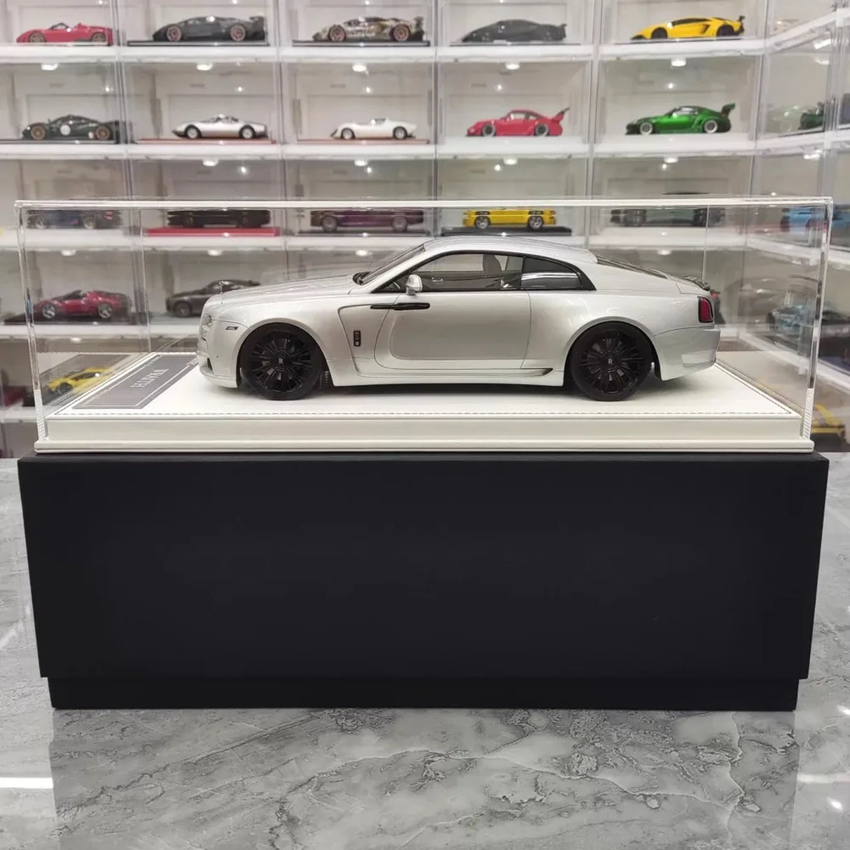 Davis & Giovanni Rolls-Royce 2013 Wraith Novitec Silver Model Car 1:18 – Collectible Resin Model Resin