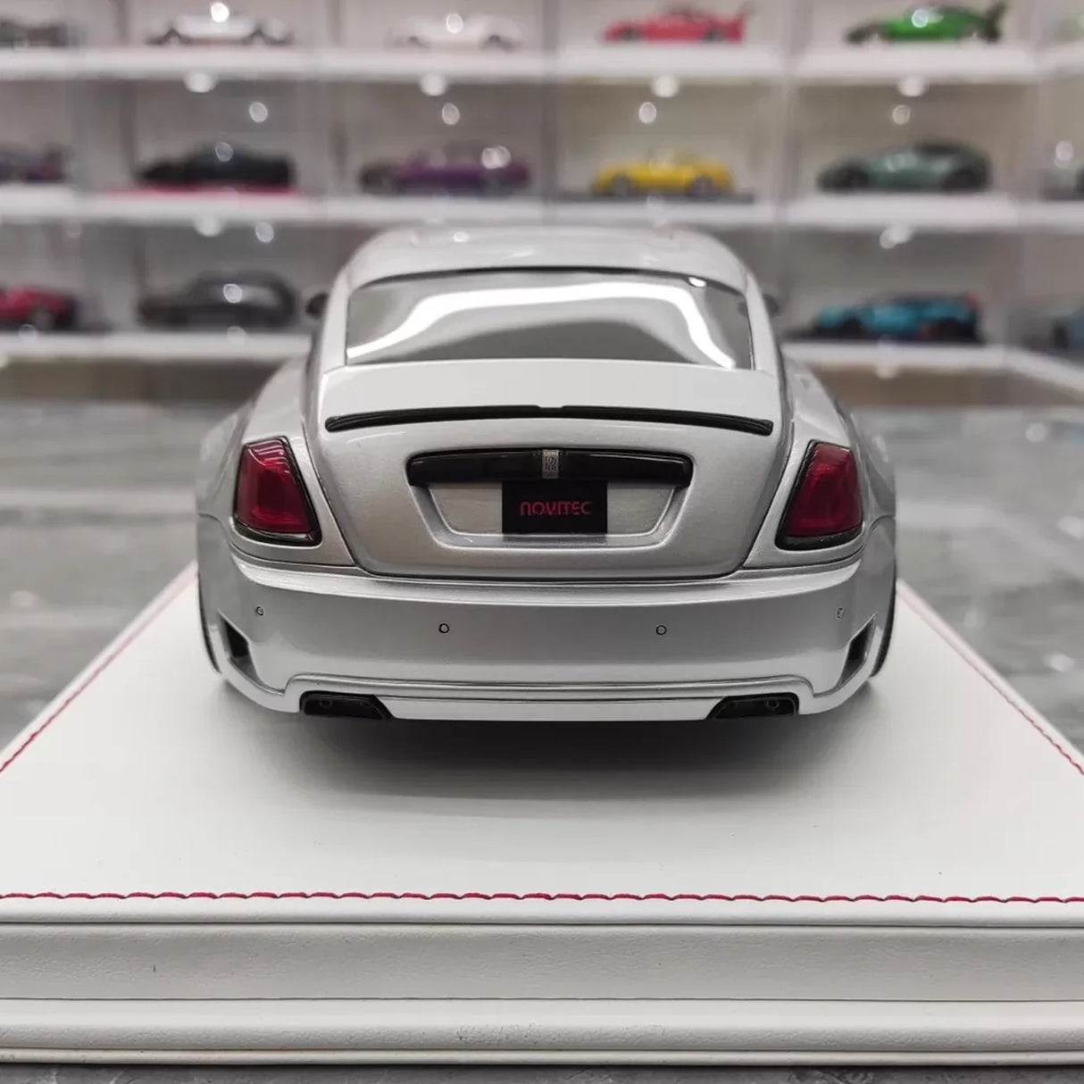 Davis & Giovanni Rolls-Royce 2013 Wraith Novitec Silver Model Car 1:18 – Collectible Resin Model Resin