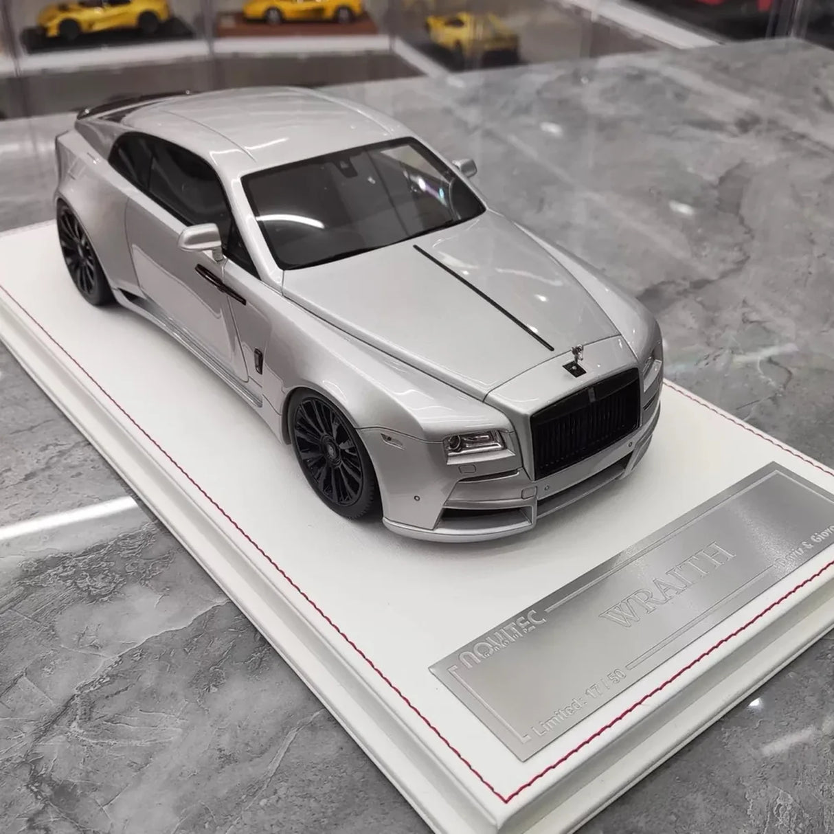 Davis & Giovanni Rolls-Royce 2013 Wraith Novitec Silver Model Car 1:18 – Collectible Resin Model Resin