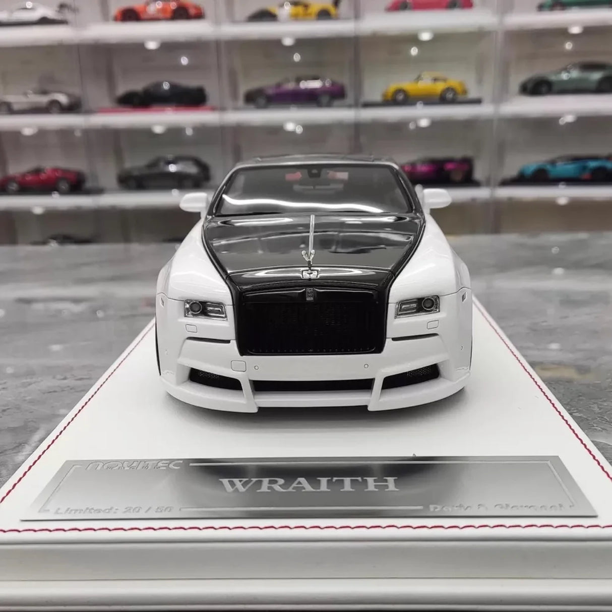 Davis & Giovanni Rolls-Royce 2013 Wraith Novitec White and Black 1:18 – Collectible Resin Model Resin