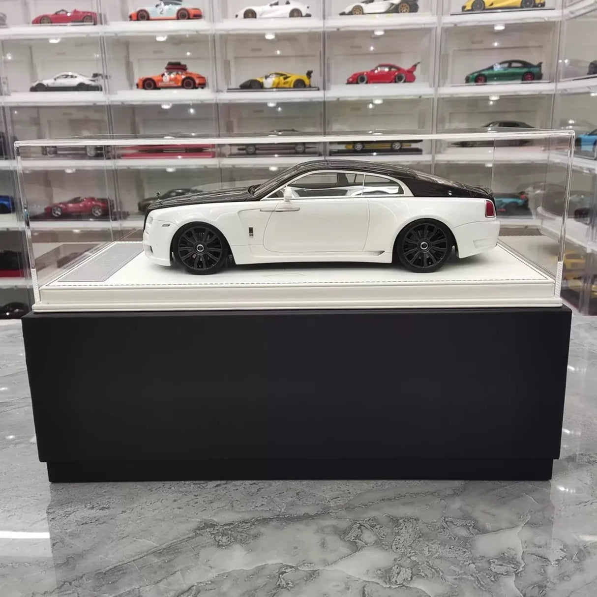 Davis & Giovanni Rolls-Royce 2013 Wraith Novitec White and Black 1:18 – Collectible Resin Model Resin