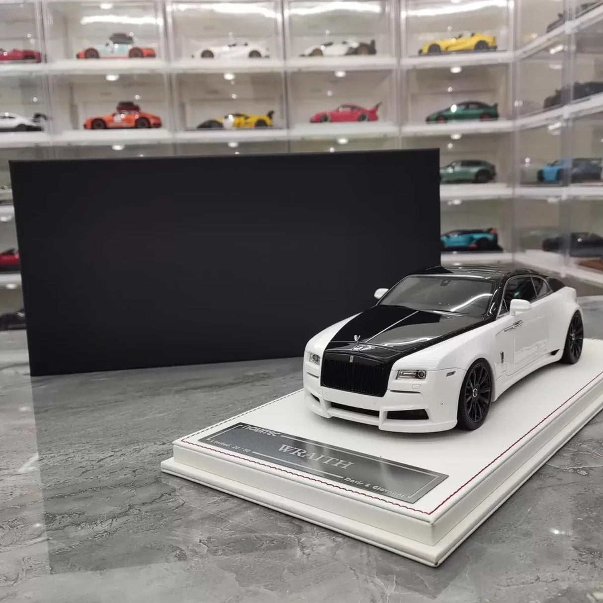 Davis & Giovanni Rolls-Royce 2013 Wraith Novitec White and Black 1:18 – Collectible Resin Model Resin