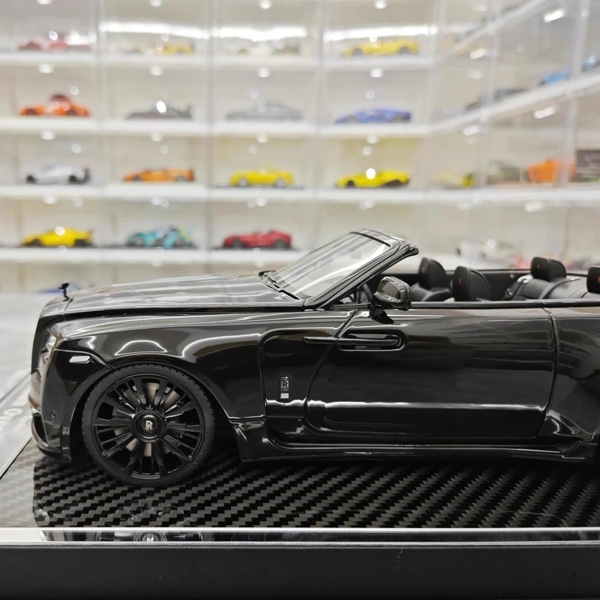 Davis & Giovanni Rolls-Royce 2015 Dawn Novitec Spofec Black 1:18 – kolekcjonerska żywica modelowa żywica
