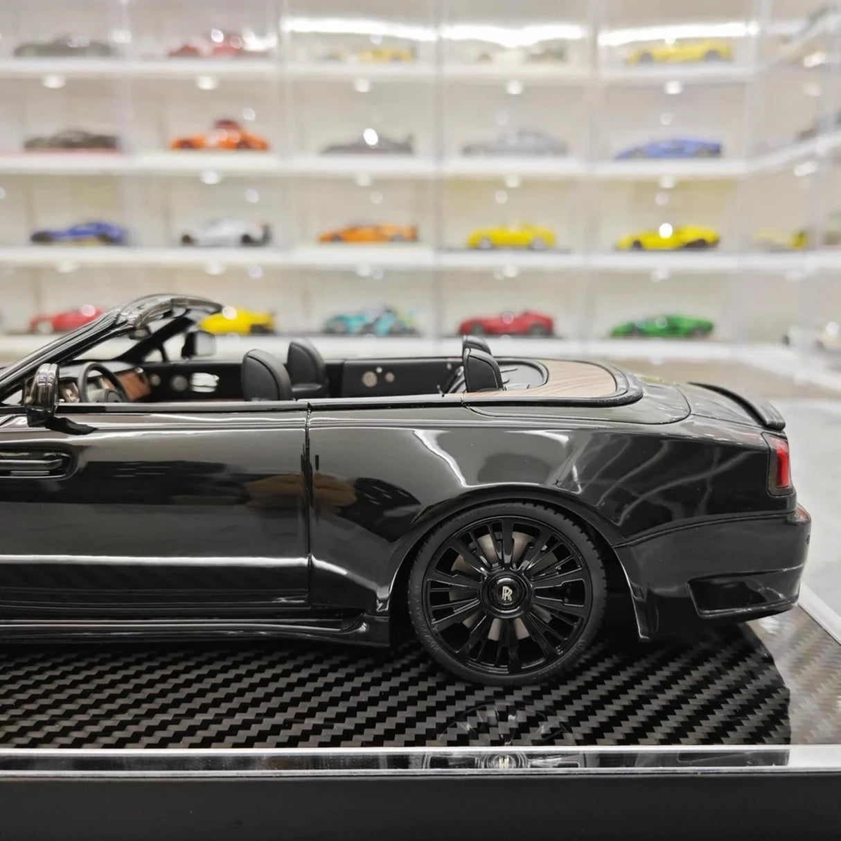 Davis & Giovanni Rolls-Royce 2015 Dawn Novitec Spofec Black 1:18 – kolekcjonerska żywica modelowa żywica