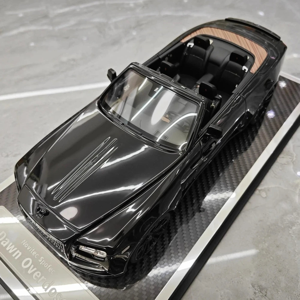 Davis & Giovanni Rolls-Royce 2015 Dawn Novitec Spofec Black 1:18 – kolekcjonerska żywica modelowa żywica