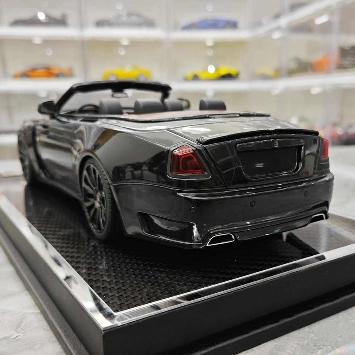 Davis & Giovanni Rolls-Royce 2015 Dawn Novitec Spofec Black 1:18 – kolekcjonerska żywica modelowa żywica