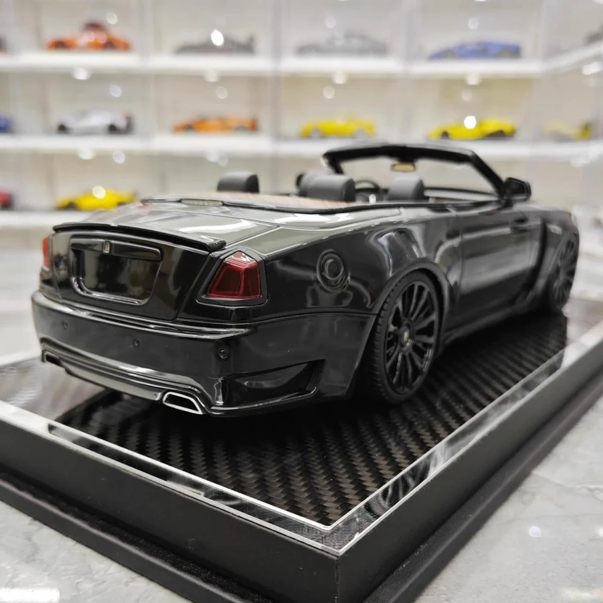 Davis & Giovanni Rolls-Royce 2015 Dawn Novitec Spofec Black 1:18 – kolekcjonerska żywica modelowa żywica