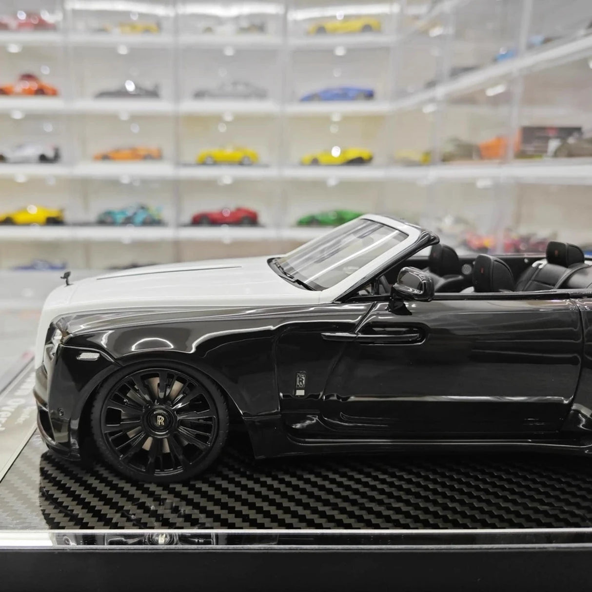 Davis & Giovanni Rolls-Royce 2015 Dawn Novitec Spofec Black and White 1:18 – kolekcjonerski model żywicy z żywicy