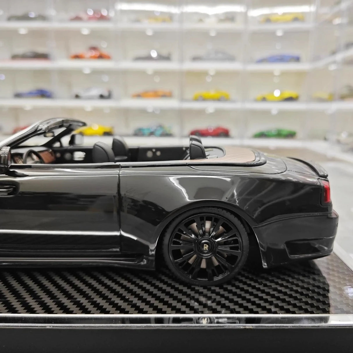 Davis & Giovanni Rolls-Royce 2015 Dawn Novitec Spofec Black and White 1:18 – kolekcjonerski model żywicy z żywicy