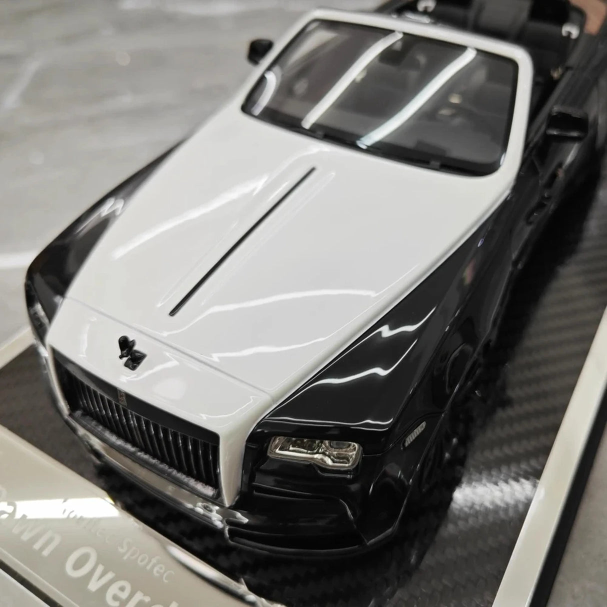 Davis & Giovanni Rolls-Royce 2015 Dawn Novitec Spofec Black and White 1:18 – kolekcjonerski model żywicy z żywicy