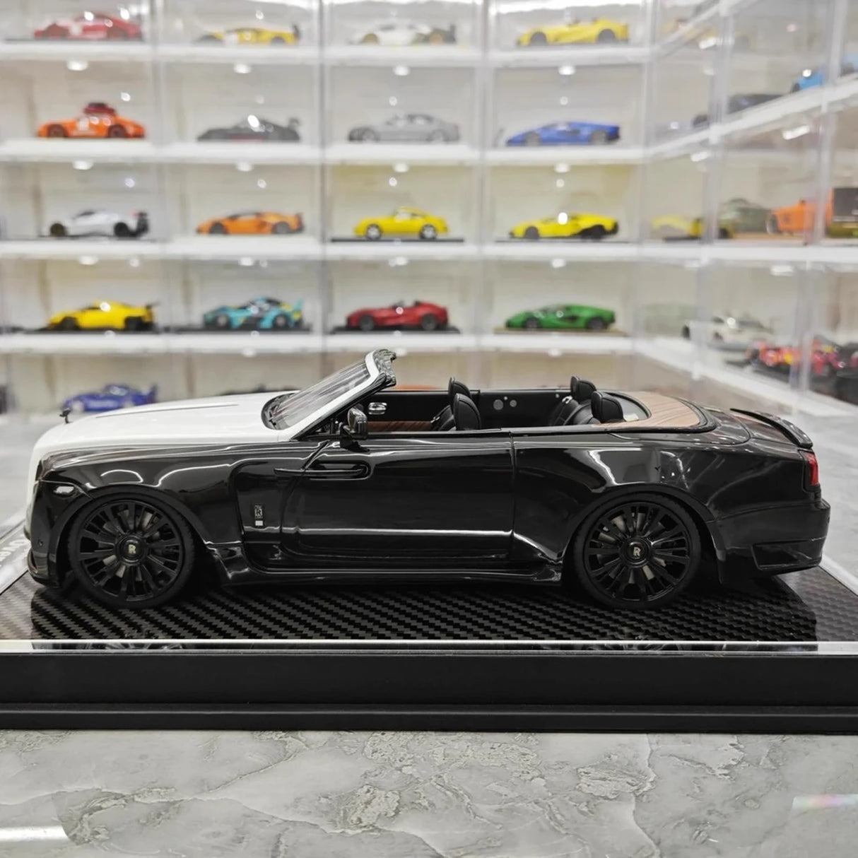 Davis & Giovanni Rolls-Royce 2015 Dawn Novitec Spofec Black and White 1:18 – kolekcjonerski model żywicy z żywicy