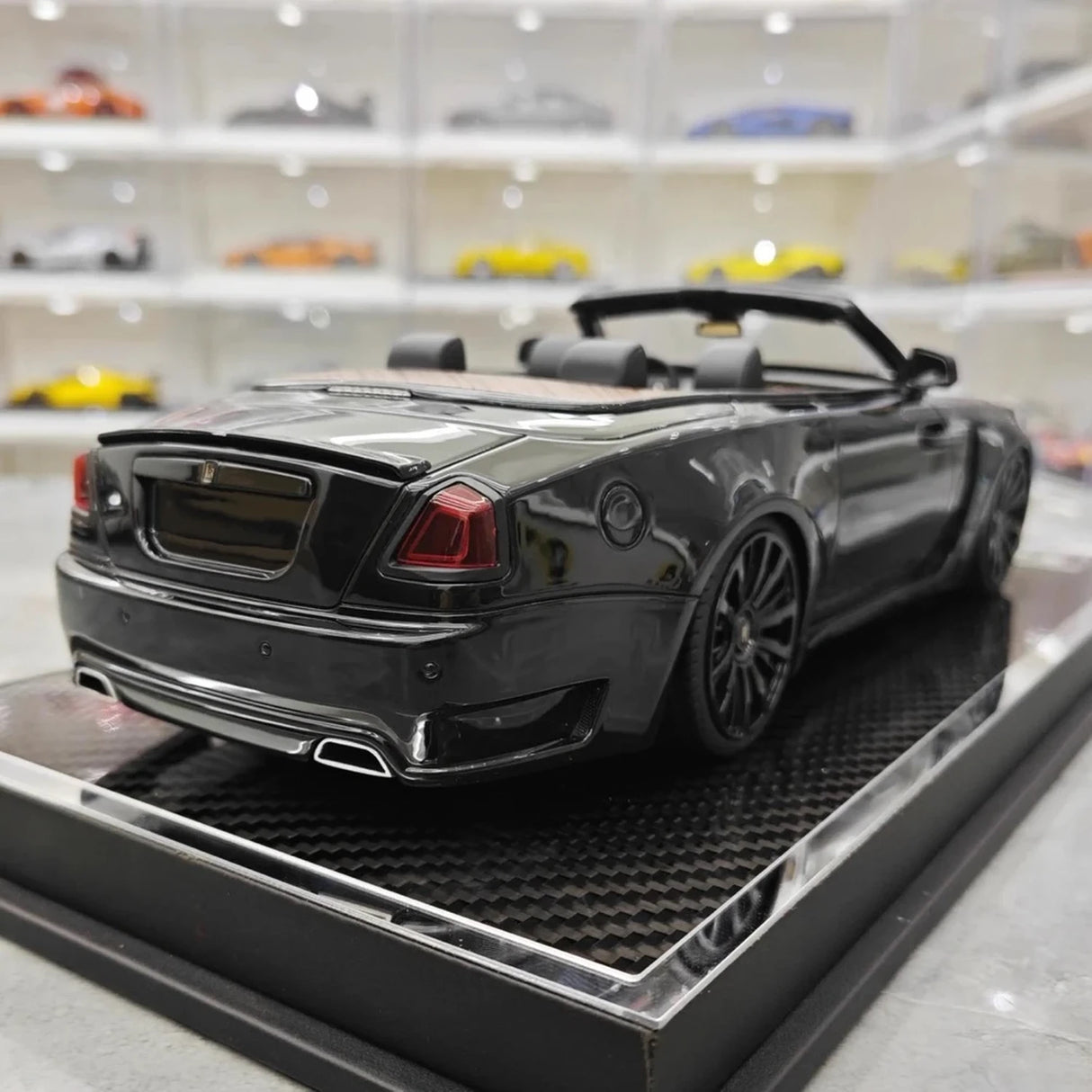 Davis & Giovanni Rolls-Royce 2015 Dawn Novitec Spofec Black and White 1:18 – kolekcjonerski model żywicy z żywicy