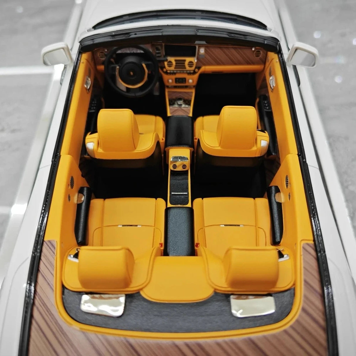 Davis & Giovanni Rolls-Royce 2015 Dawn Novitec Spofec White 1:18 – keräilyhartsimallihartsi
