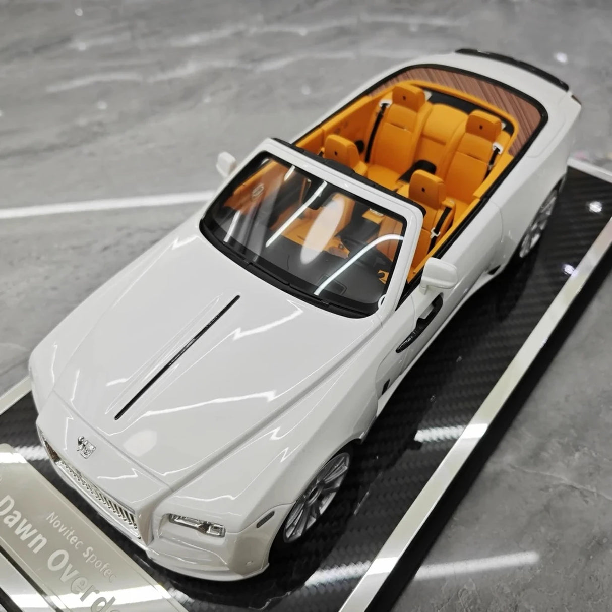 Davis & Giovanni Rolls-Royce 2015 Dawn Novitec Spofec White 1:18 – keräilyhartsimallihartsi