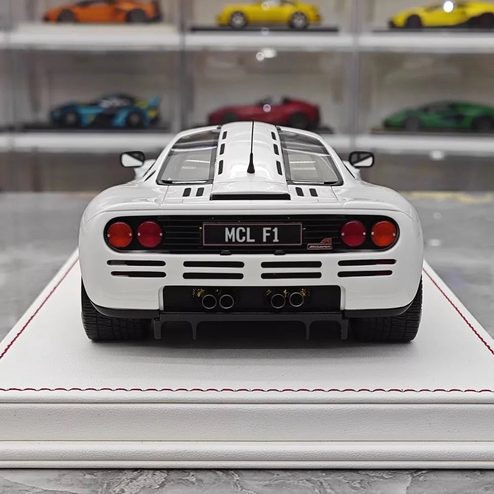 Davis & Giovanni McLaren 1992 F1 White 1:18 – kolekcjonerski model żywicy z żywicy
