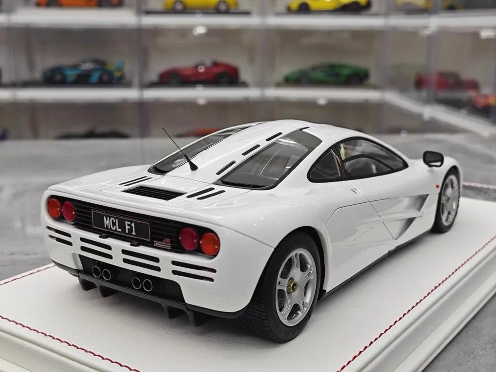 Davis & Giovanni McLaren 1992 F1 White 1:18 – kolekcjonerski model żywicy z żywicy