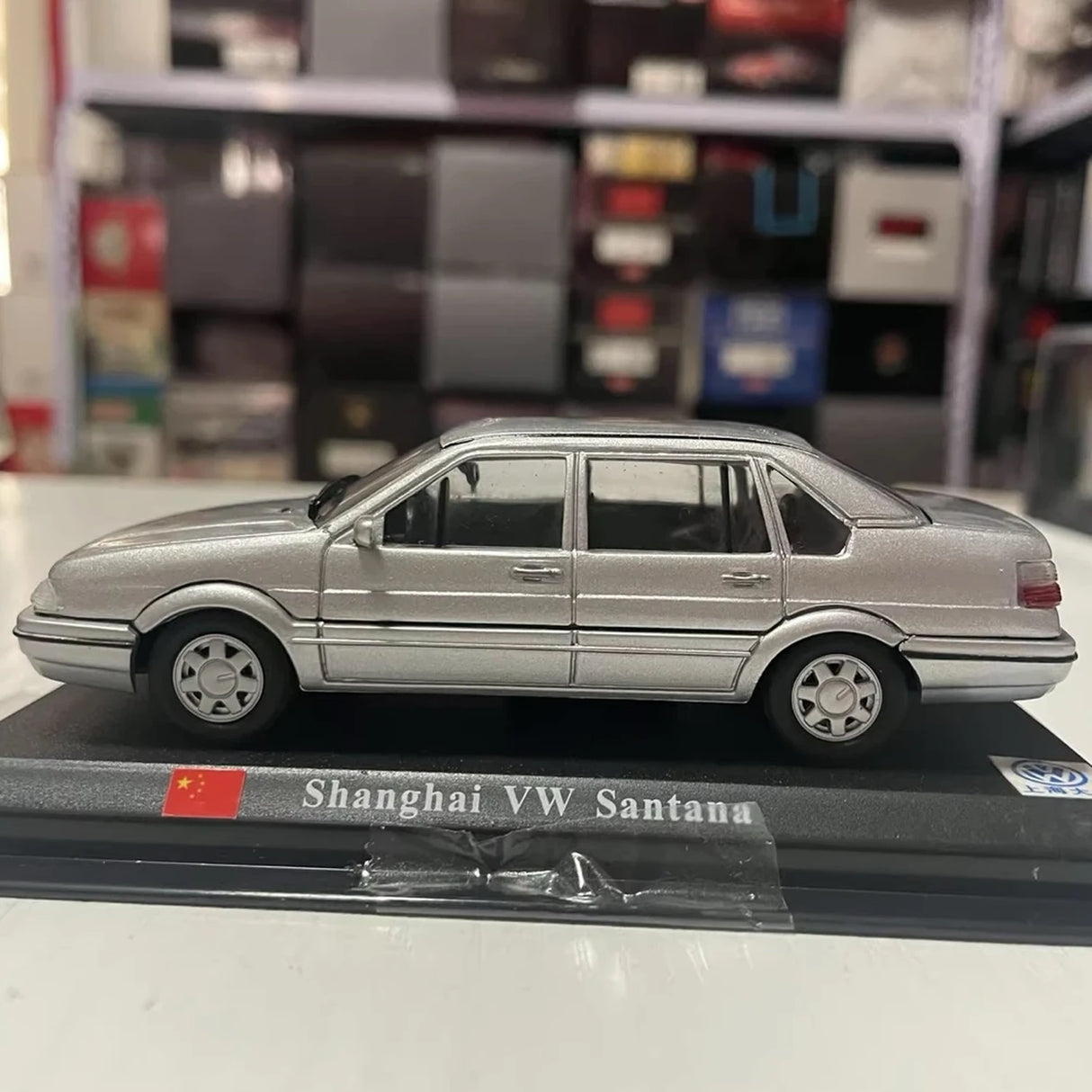 Del Prado Volkswagen 1995 Santana 2000 Silver 1:43 – Collectible Diecast Model Die-Cast