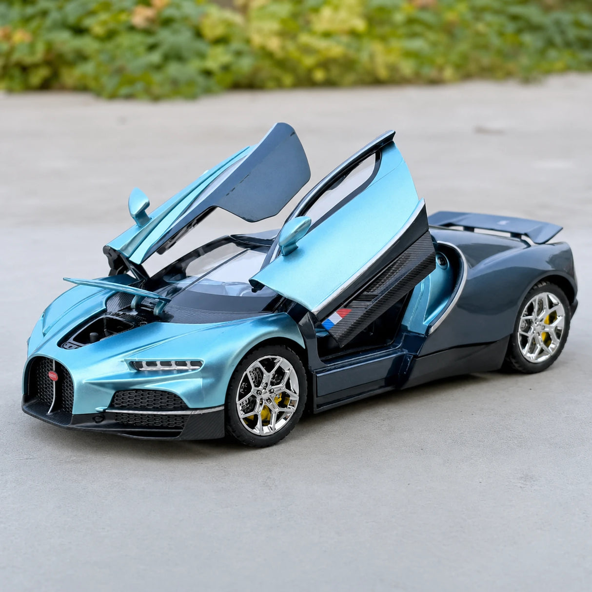 Bugatti 2024 Tourbillon Blue 1:24 – Diecast Display Model Die-Cast