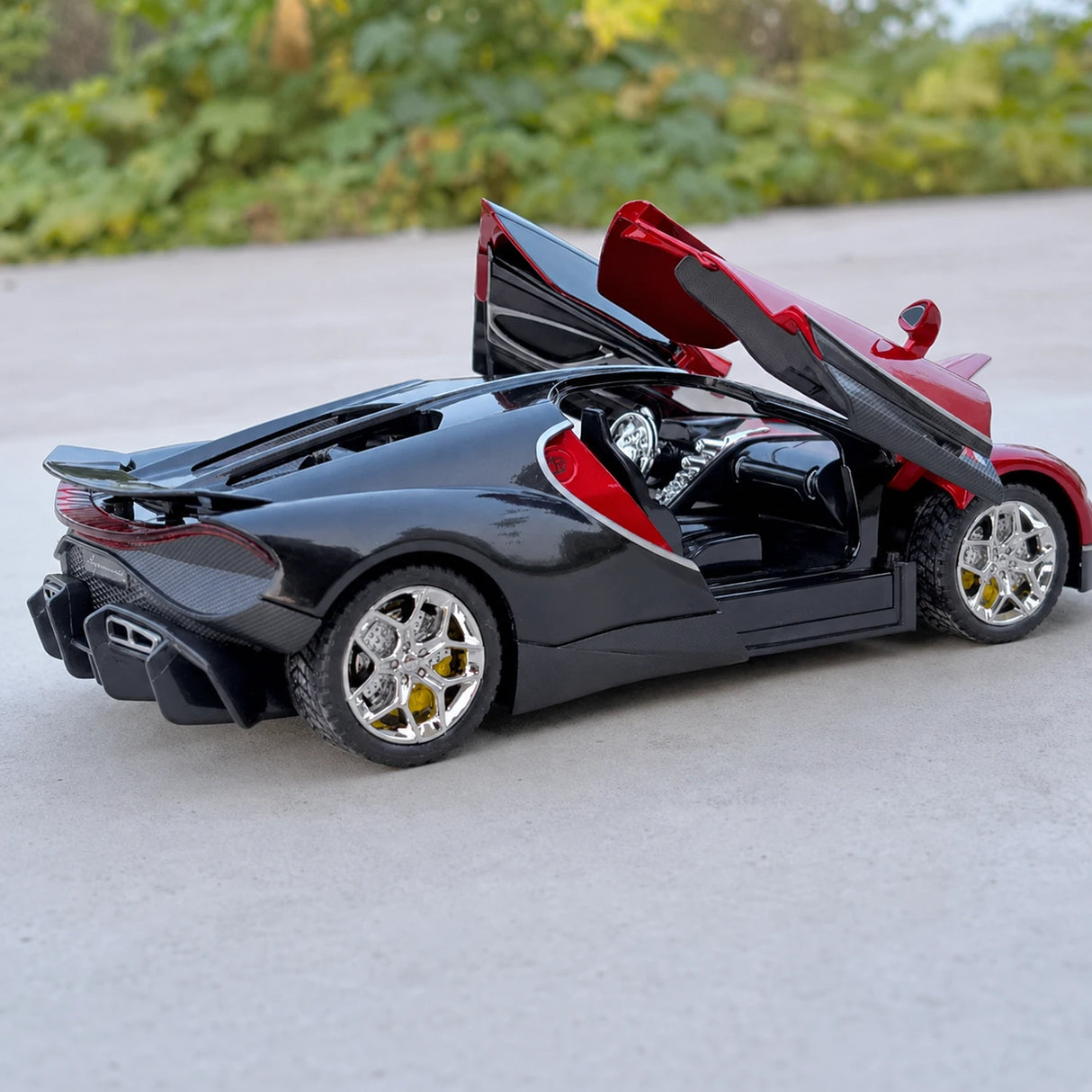 Bugatti 2024 Tourbillon Czerwony 1:24 – Model wyświetlacza odlewany z metalu