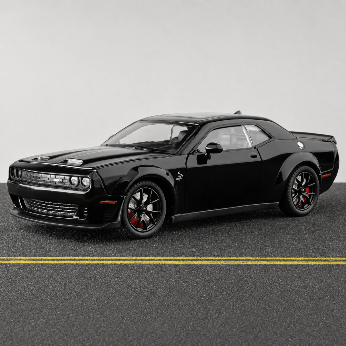 Dodge 2018 Challenger SRT Hellcat Black 1:24 – Modello espositivo in metallo pressofuso