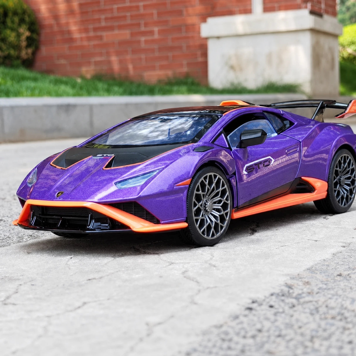 Lamborghini 2023 Huracan STO Purple 1:24 – Diecast Display Model Die-Cast